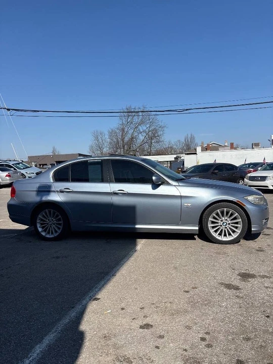 2011 BMW E90 3 Series Sedan - Image 8 of 15