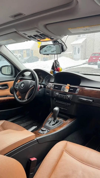 2011 BMW E90 3 Series Sedan - Image 10 of 17