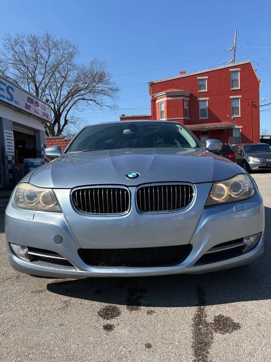 2011 BMW E90 3 Series Sedan - Image 2 of 15