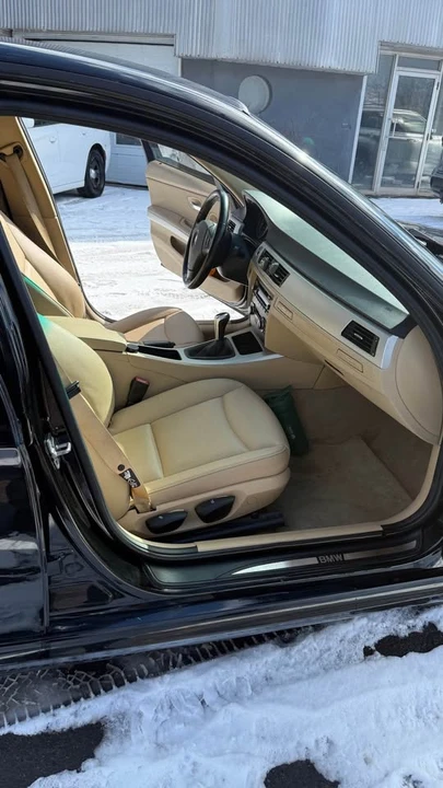 2011 BMW E90 3 Series Sedan - Image 7 of 12