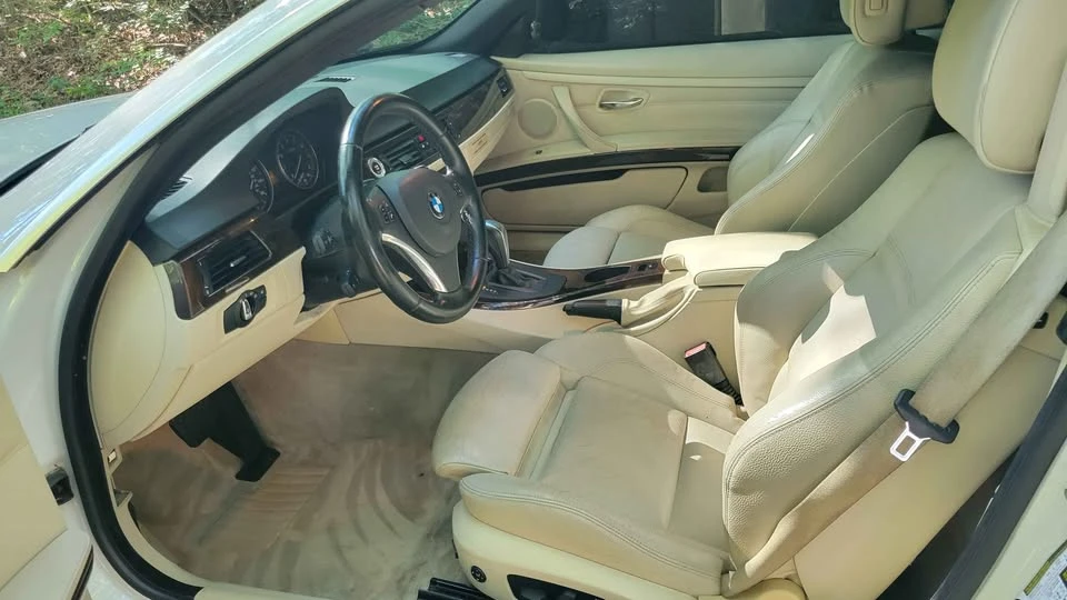 2011 BMW E93 3 Series Convertible - Image 16 of 17