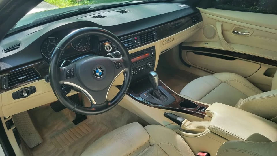 2011 BMW E93 3 Series Convertible - Image 17 of 17