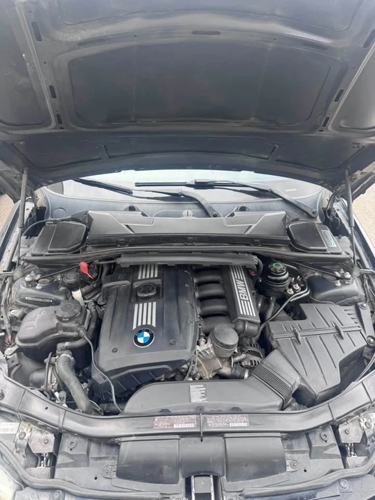 2011 BMW E90 3 Series Sedan - Image 2 of 7