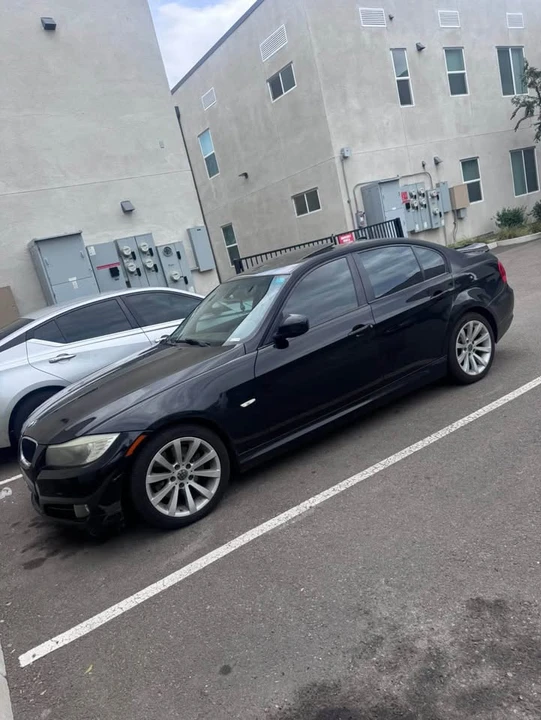 2011 BMW E90 3 Series Sedan - Image 3 of 7