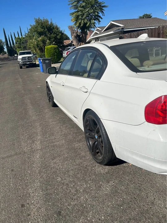 2011 BMW E90 3 Series Sedan - Image 7 of 8