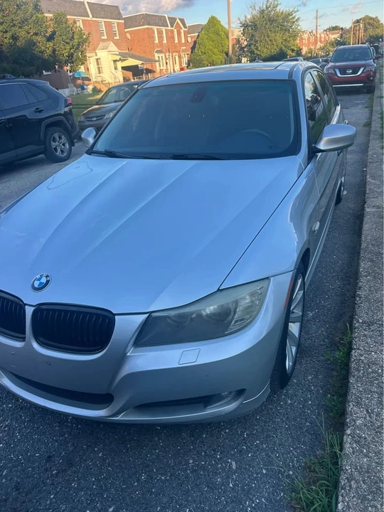 2011 BMW E90 3 Series Sedan - Image 5 of 14