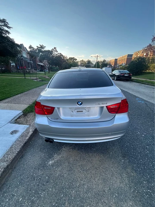 2011 BMW E90 3 Series Sedan - Image 4 of 14