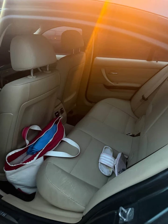 2011 BMW E90 3 Series Sedan - Image 5 of 5