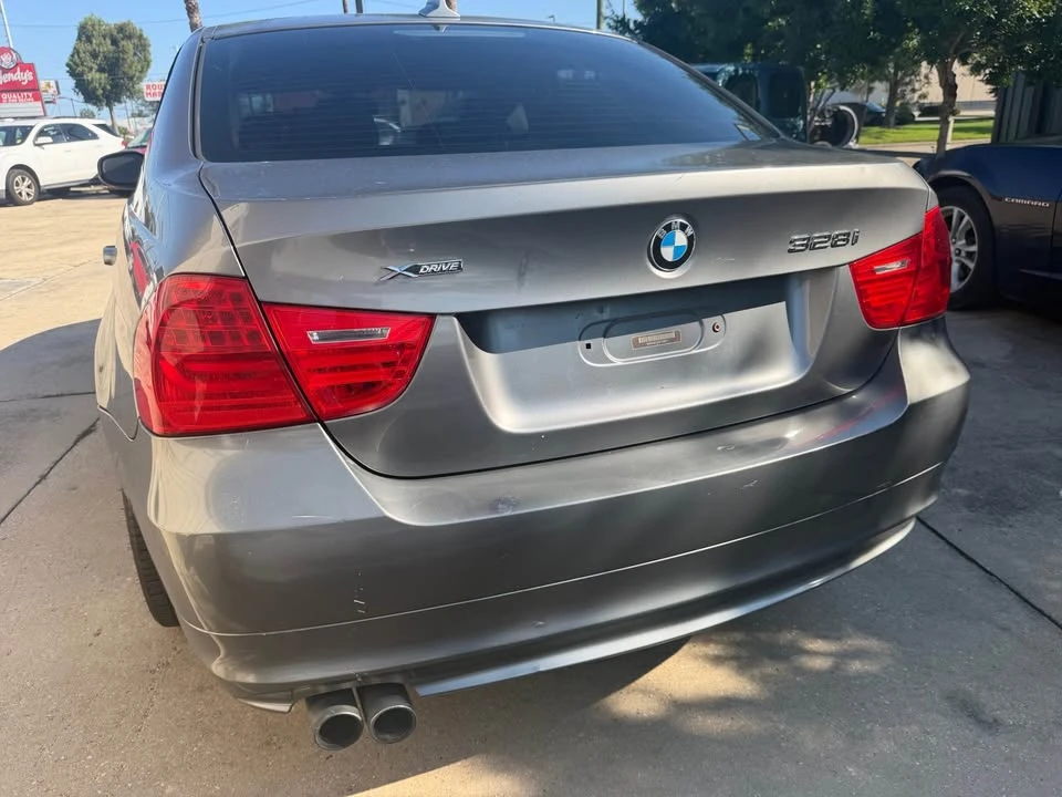 2011 BMW E90 3 Series Sedan - Image 4 of 10