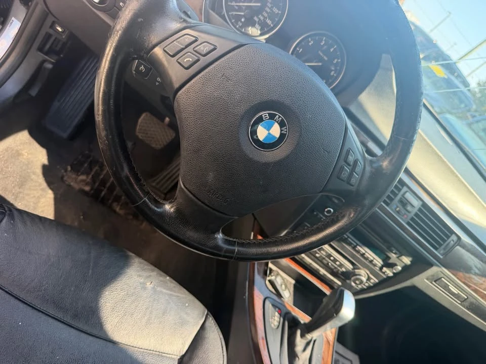 2011 BMW E90 3 Series Sedan - Image 7 of 10