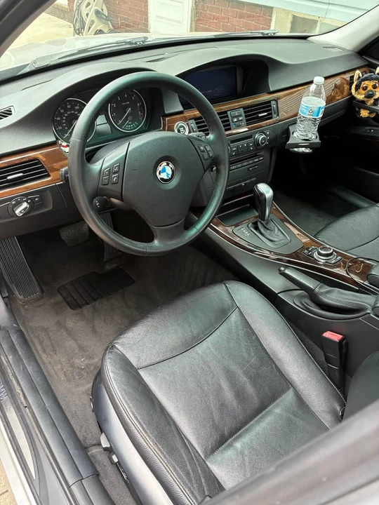2011 BMW E90 3 Series Sedan - Image 3 of 4