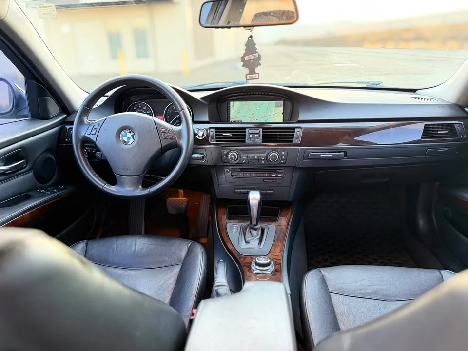 2011 BMW E90 3 Series Sedan - Image 9 of 20
