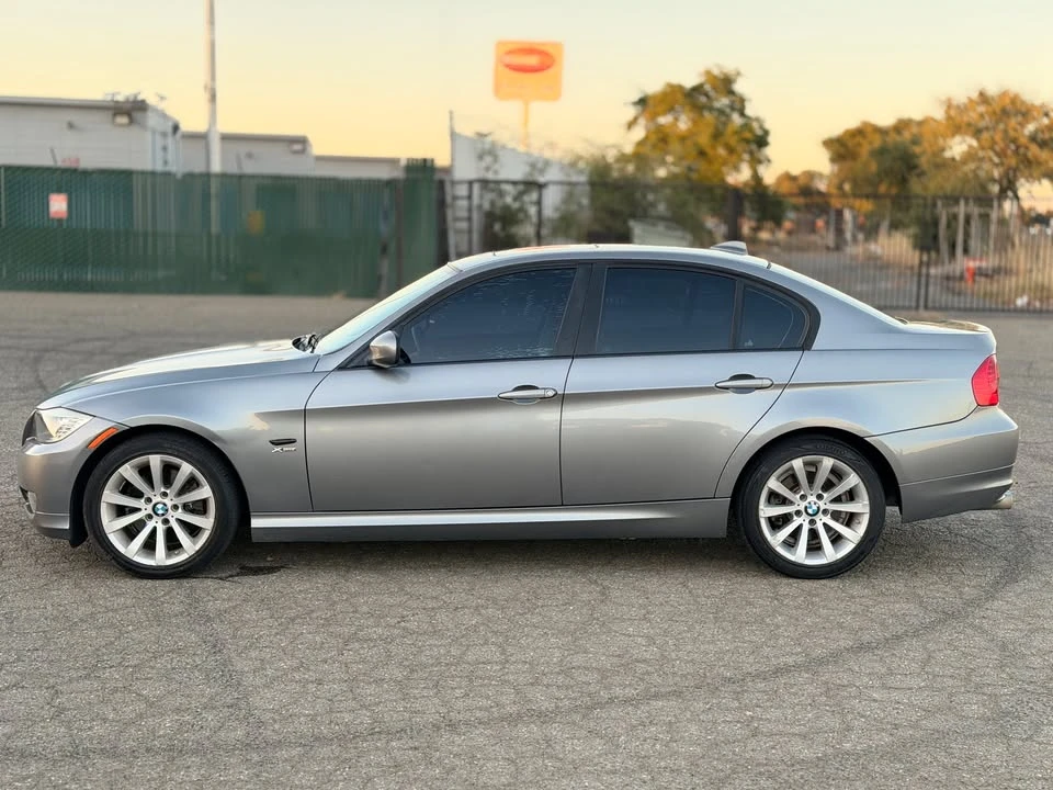 2011 BMW E90 3 Series Sedan - Image 8 of 20
