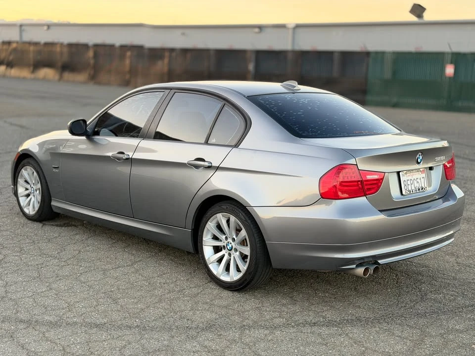 2011 BMW E90 3 Series Sedan - Image 7 of 20