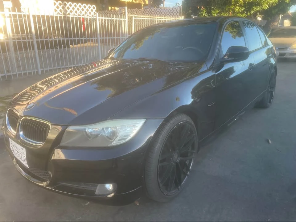 2011 BMW E90 3 Series Sedan - Image 2 of 7