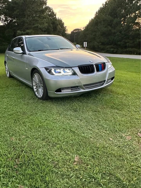 2011 BMW E90 3 Series Sedan - Image 3 of 7