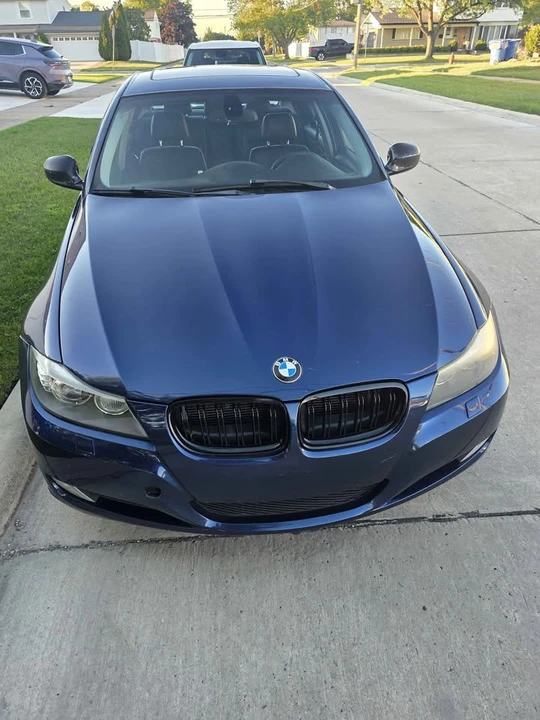 2011 BMW E90 3 Series Sedan - Image 5 of 14
