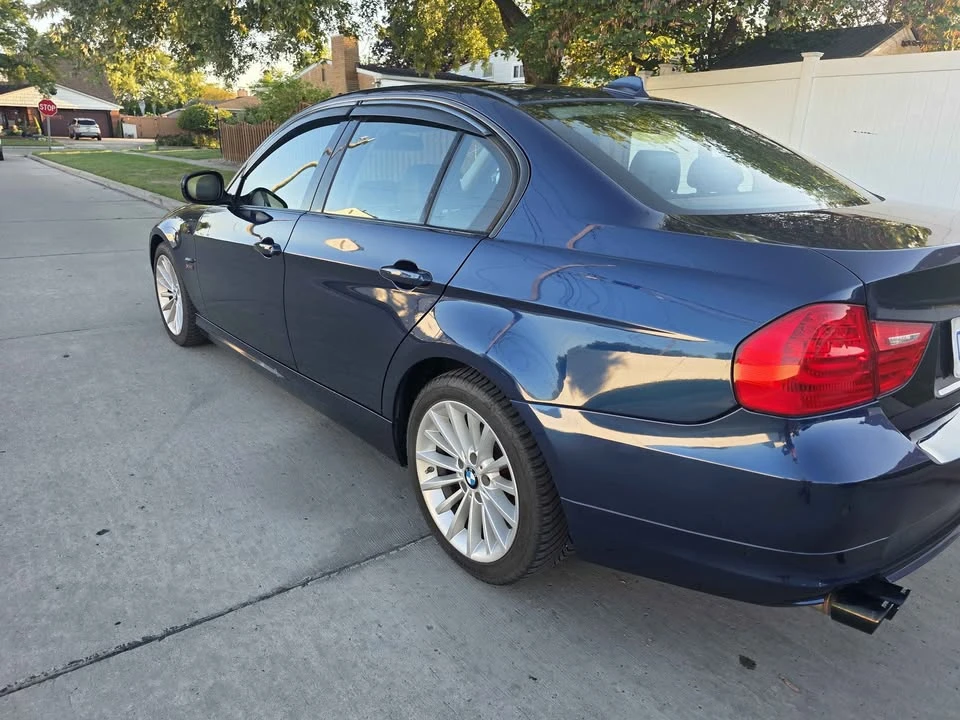 2011 BMW E90 3 Series Sedan - Image 4 of 14