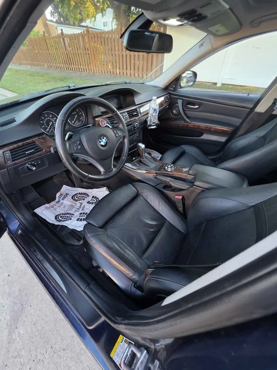 2011 BMW E90 3 Series Sedan - Image 11 of 14