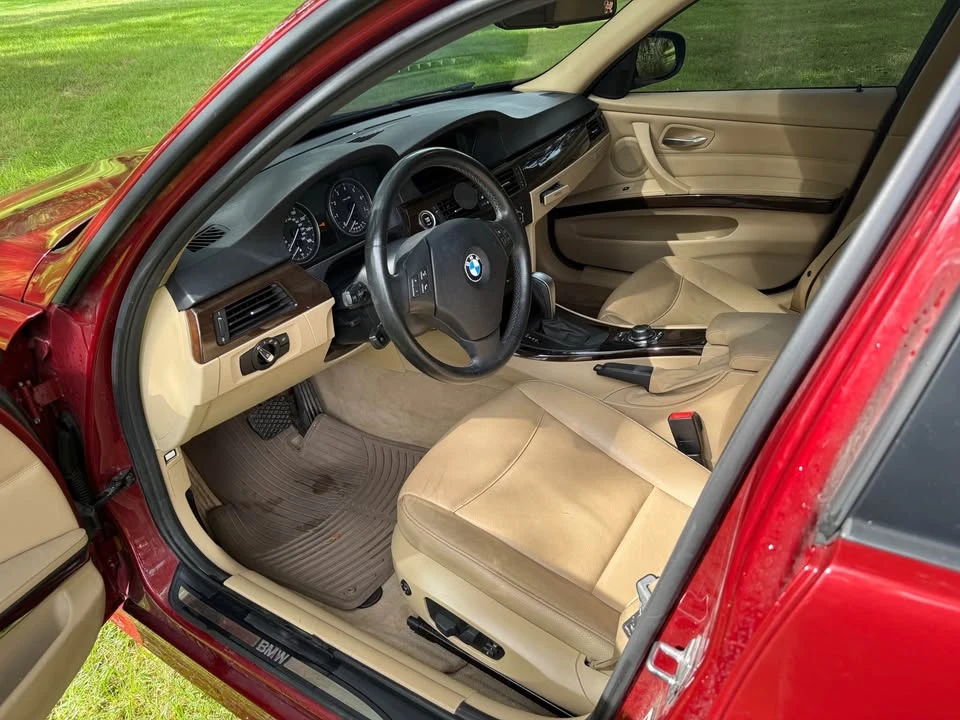 2011 BMW E90 3 Series Sedan - Image 8 of 11