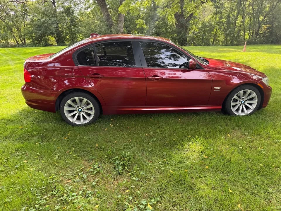 2011 BMW E90 3 Series Sedan - Image 5 of 11