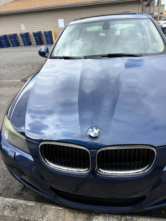 2011 BMW E90 3 Series Sedan - Image 2 of 4