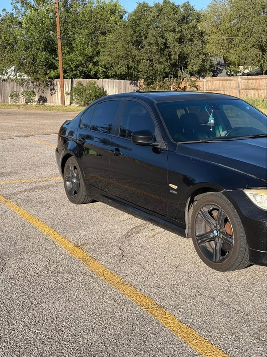 2011 BMW E90 3 Series Sedan - Image 4 of 12