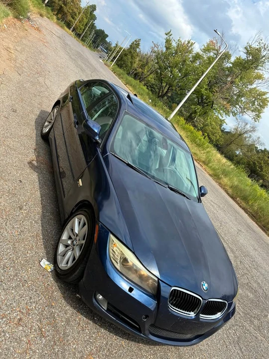 2011 BMW E90 3 Series Sedan - Image 2 of 7