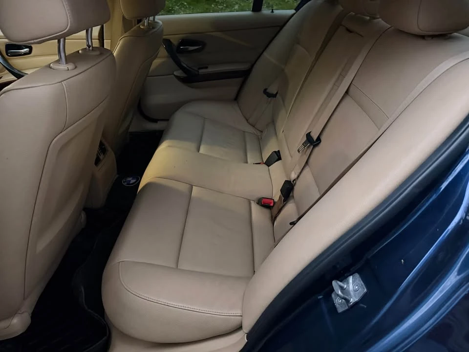 2011 BMW E90 3 Series Sedan - Image 9 of 10