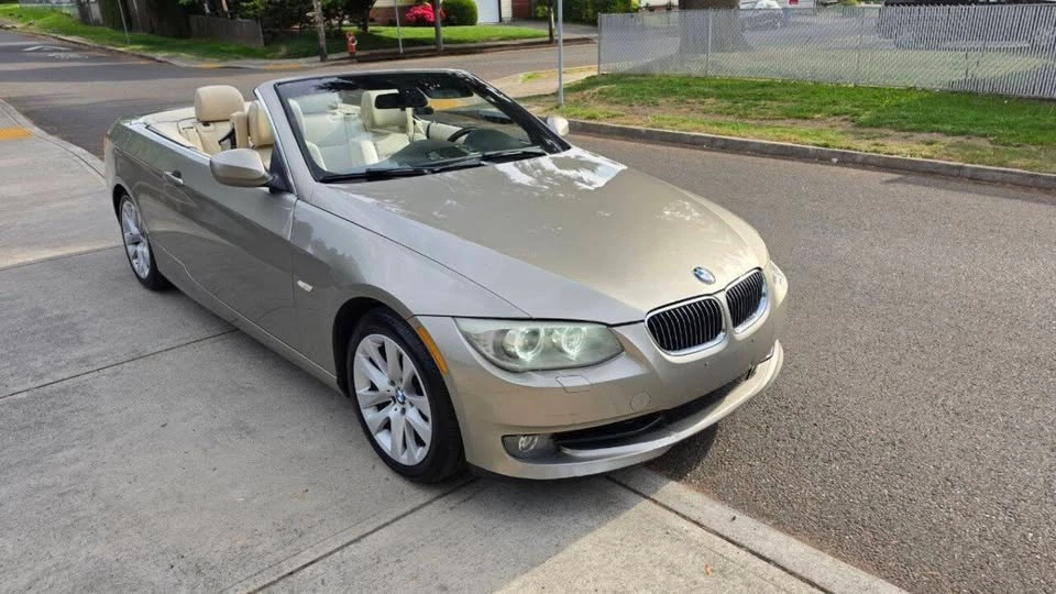 2011 BMW E93 3 Series Convertible - Image 10 of 16