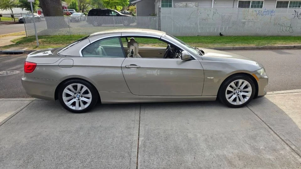 2011 BMW E93 3 Series Convertible - Image 4 of 16