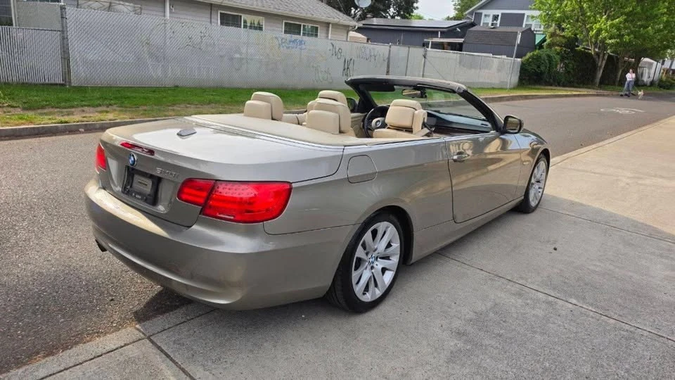 2011 BMW E93 3 Series Convertible - Image 11 of 16