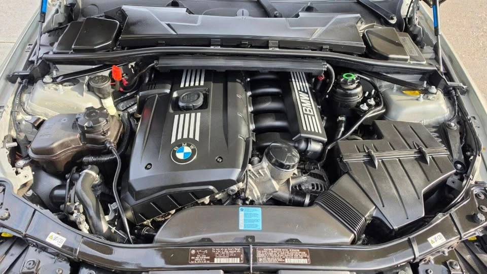 2011 BMW E93 3 Series Convertible - Image 12 of 16
