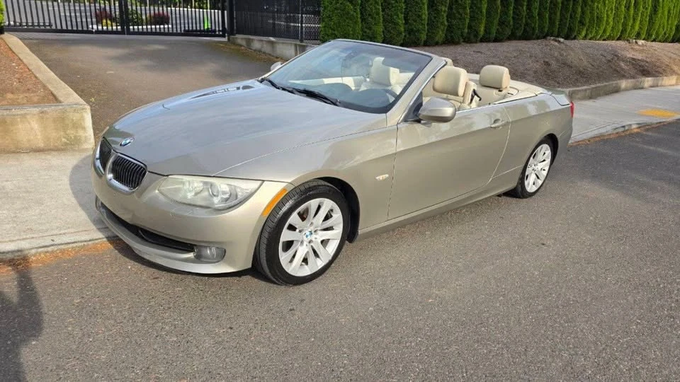2011 BMW E93 3 Series Convertible - Image 9 of 16