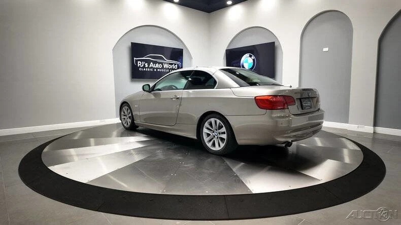 2011 BMW E93 3 Series Convertible - Image 11 of 21