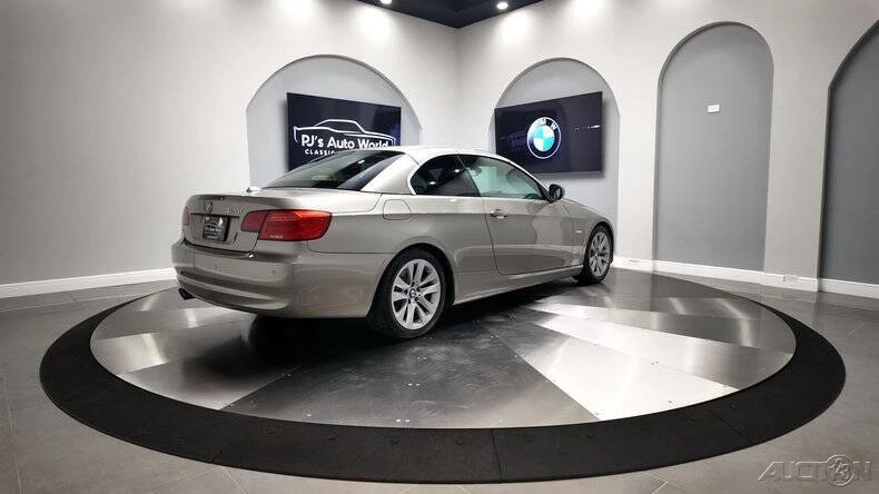2011 BMW E93 3 Series Convertible - Image 13 of 21