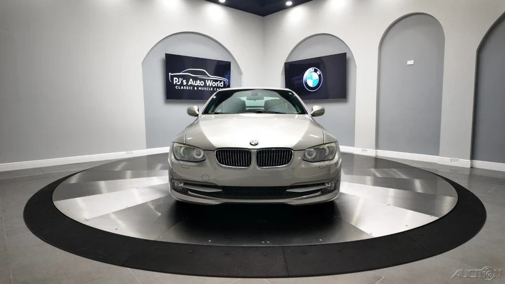 2011 BMW E93 3 Series Convertible - Image 16 of 21