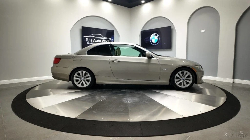 2011 BMW E93 3 Series Convertible - Image 14 of 21
