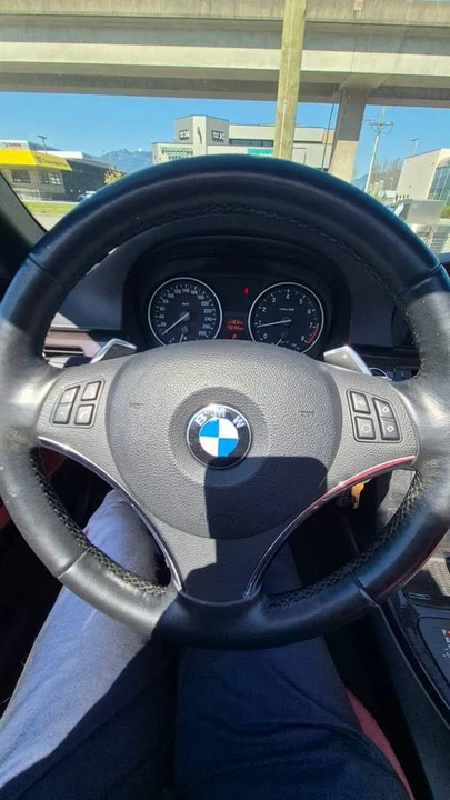 2011 BMW E93 3 Series Convertible - Image 17 of 23