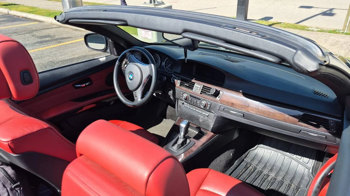 2011 BMW E93 3 Series Convertible - Image 16 of 23