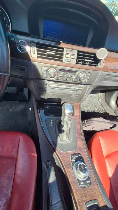 2011 BMW E93 3 Series Convertible - Image 8 of 23
