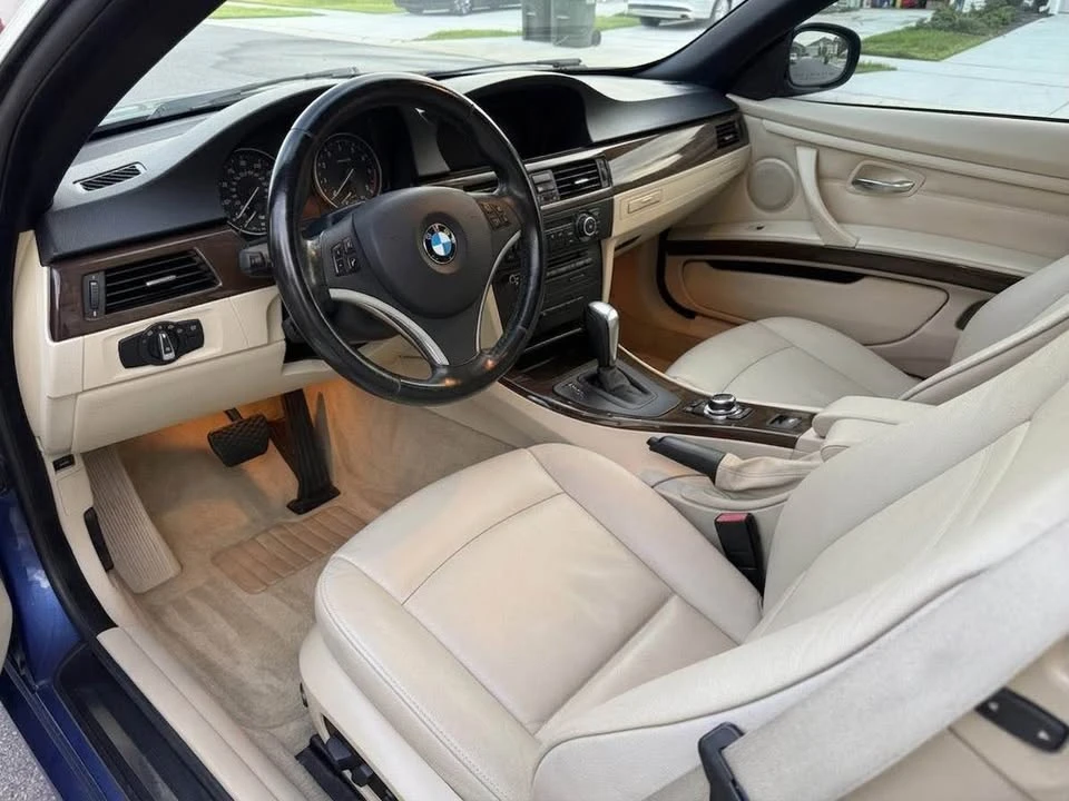 2011 BMW E93 3 Series Convertible - Image 9 of 10