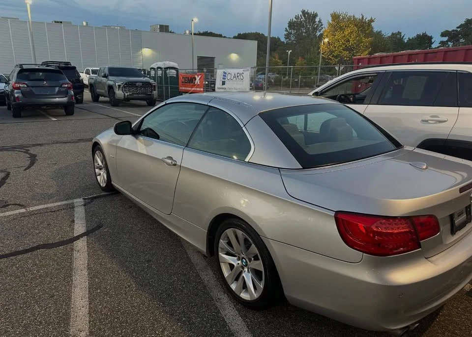 2011 BMW E93 3 Series Convertible - Image 3 of 4