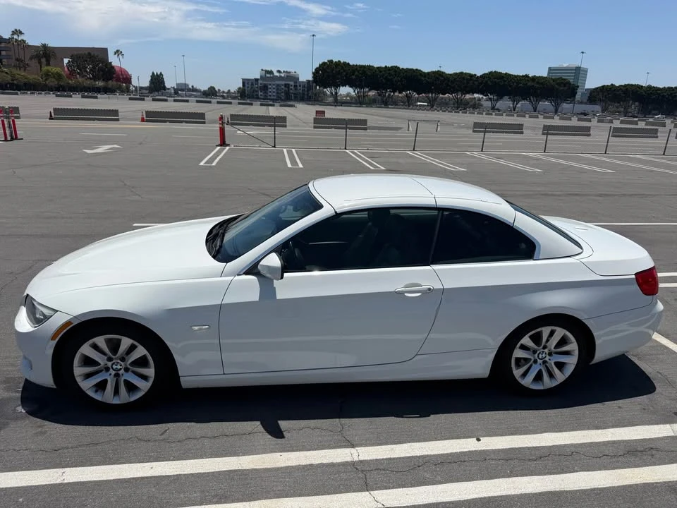 2011 BMW E93 3 Series Convertible - Image 9 of 14
