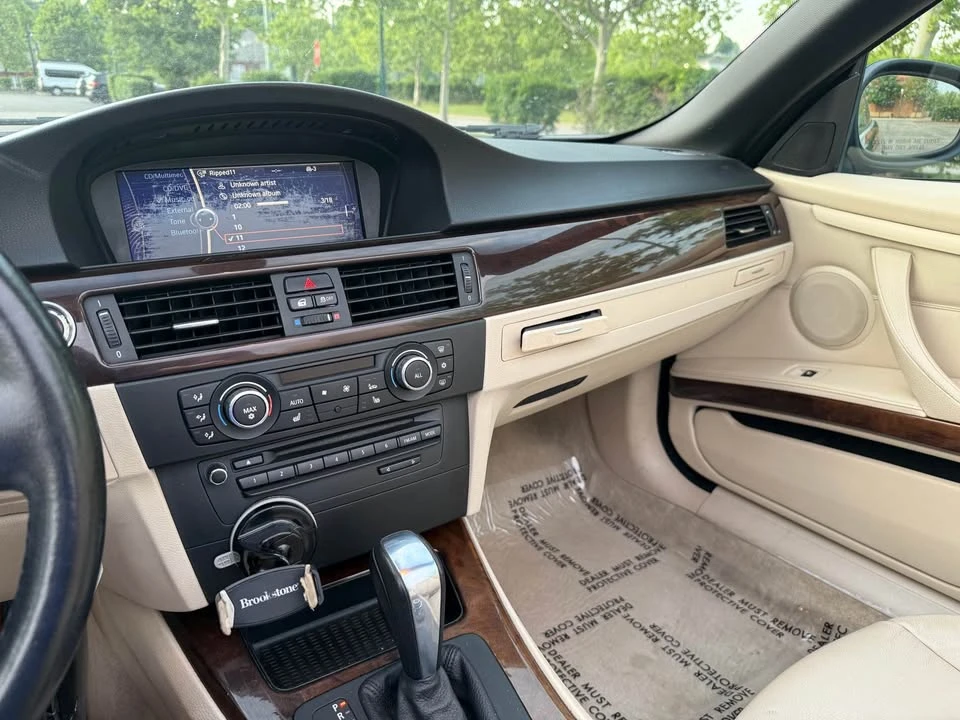 2011 BMW E93 3 Series Convertible - Image 11 of 11