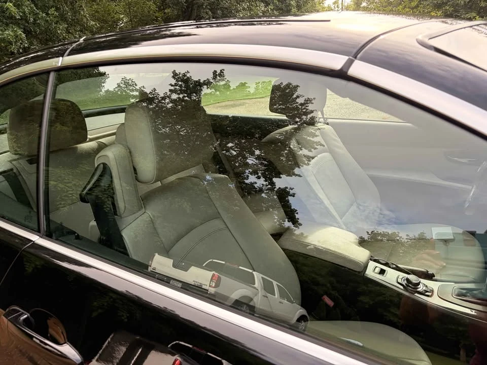 2011 BMW E93 3 Series Convertible - Image 4 of 13