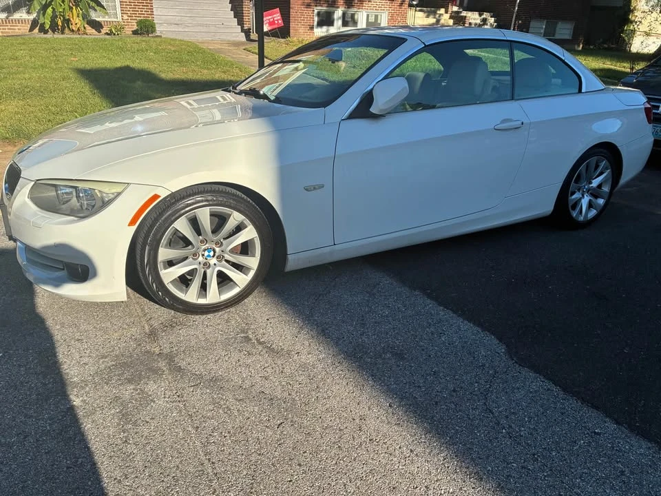 2011 BMW E93 3 Series Convertible - Image 2 of 7