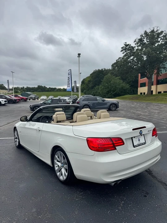 2011 BMW E93 3 Series Convertible - Image 4 of 7