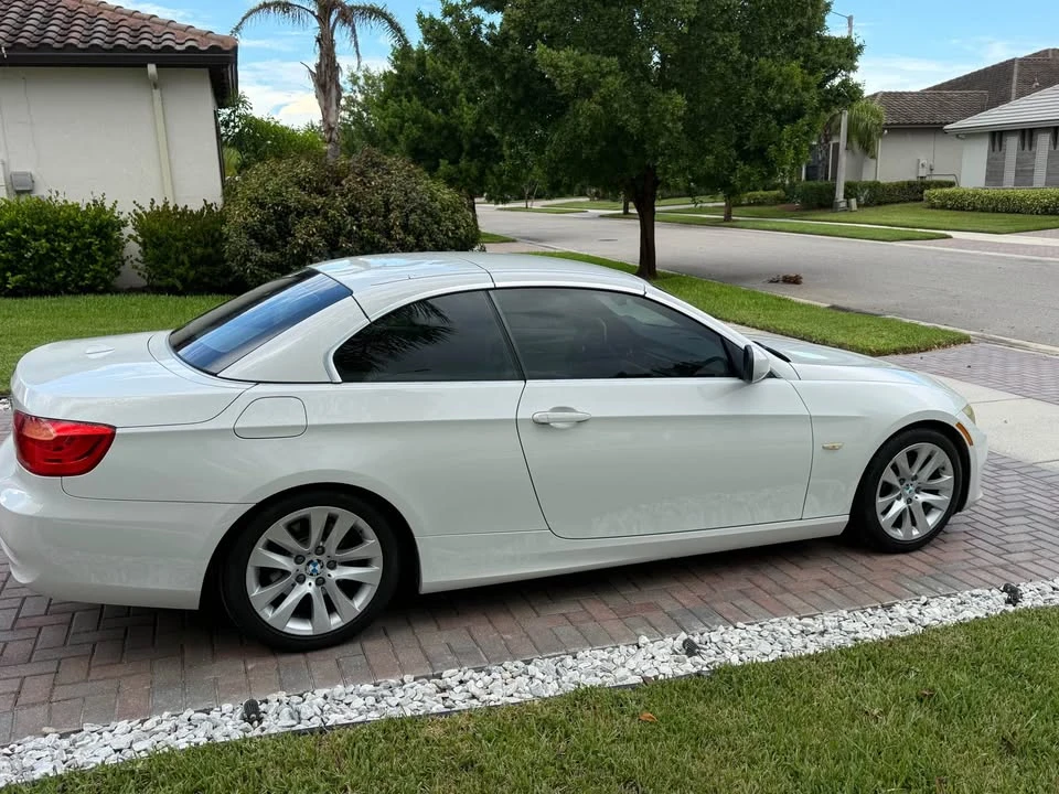 2011 BMW E93 3 Series Convertible - Image 4 of 7