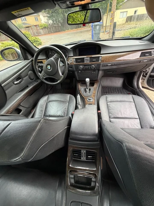 2011 BMW E93 3 Series Convertible - Image 7 of 8